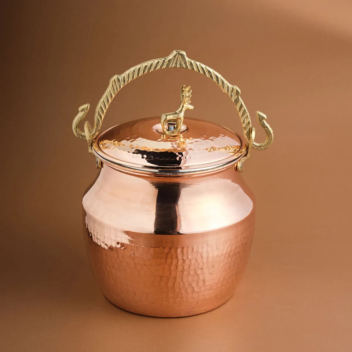 بكراج نحاسي كاراجا ألاجاهويوك