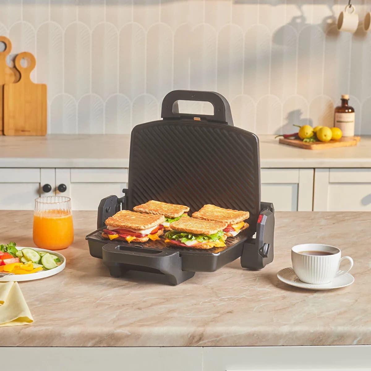 كاراجا فيوتشر إسينشال محمصة توست أسود مطفي 1800 واط سعة 4 شرائح