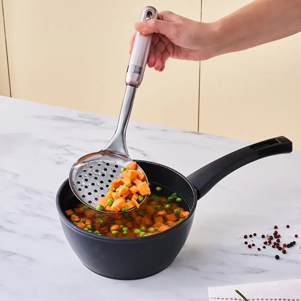 ذهبي وردي image 2