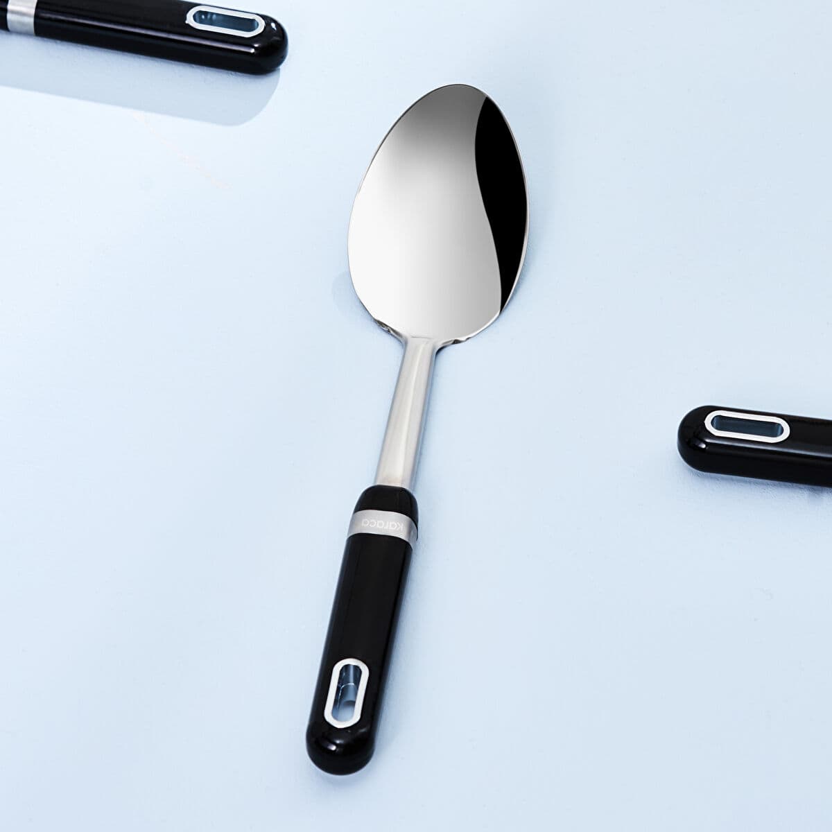 كاراجا ماستر ميد ملعقة تقديم أسود