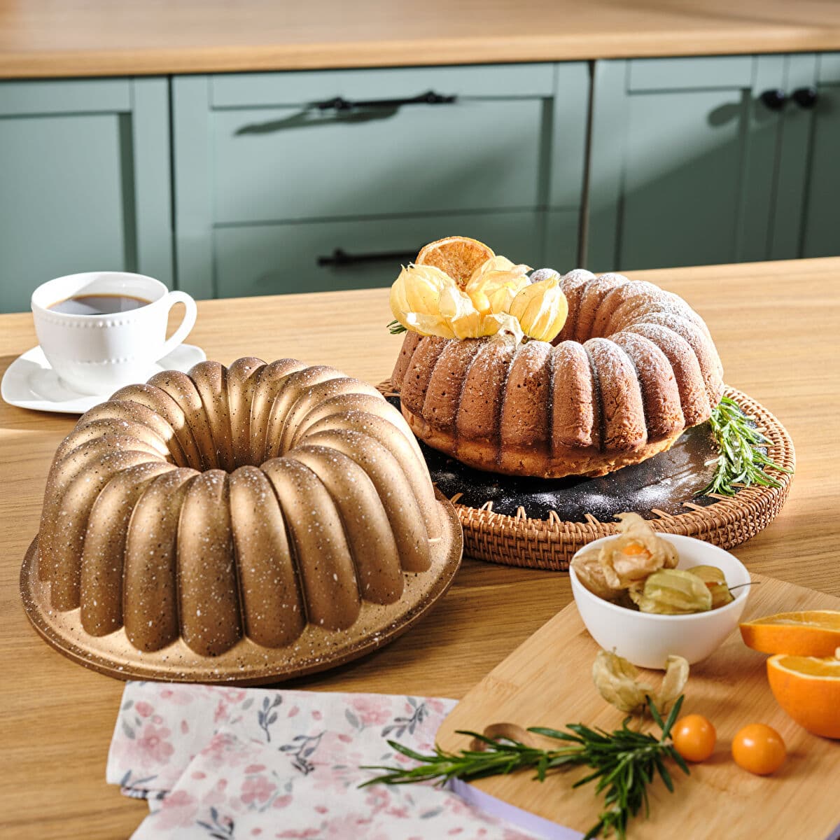 كاراجا كيك برو لينا قالب كيك حديد زهر (كاست) ذهبي 25.5 سم