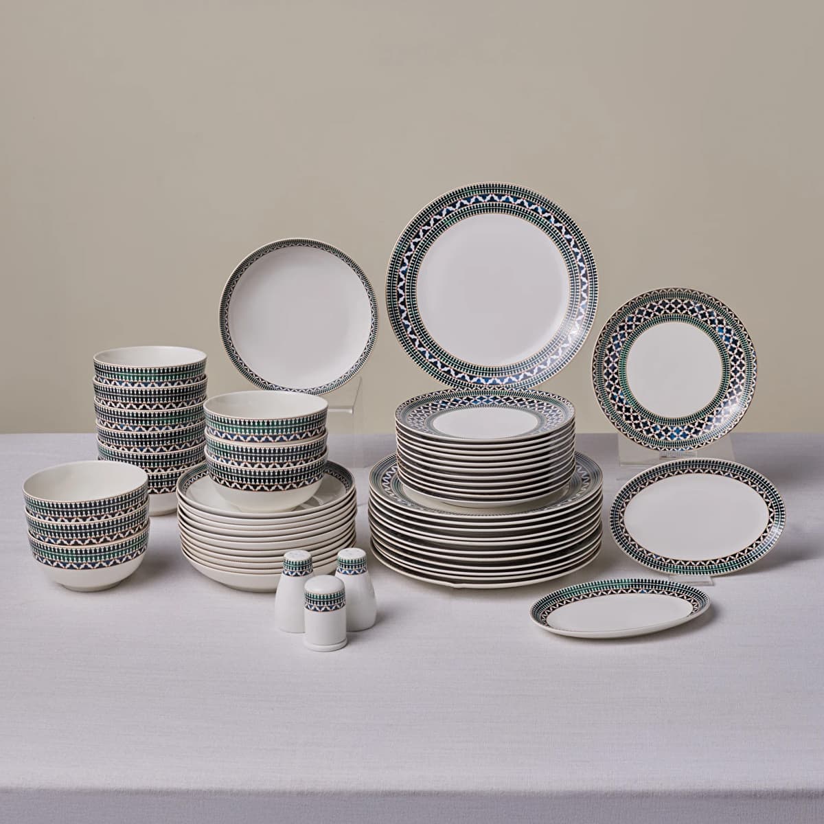 طقم عشاء كاراجا فوريفر بون قرطبة 53 قطعة لـ 12 شخصاً