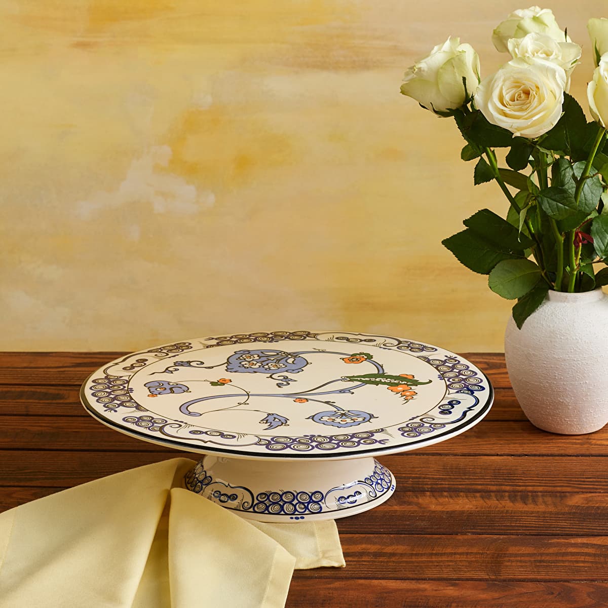 حامل كيك بقاعدة كاراجا x عمر أكور إزنيق خطائي 32 سم