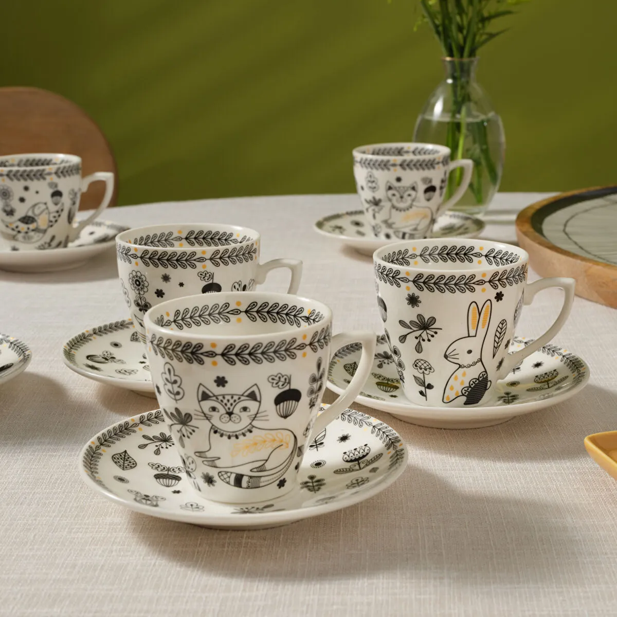 أسود وأبيض image 2