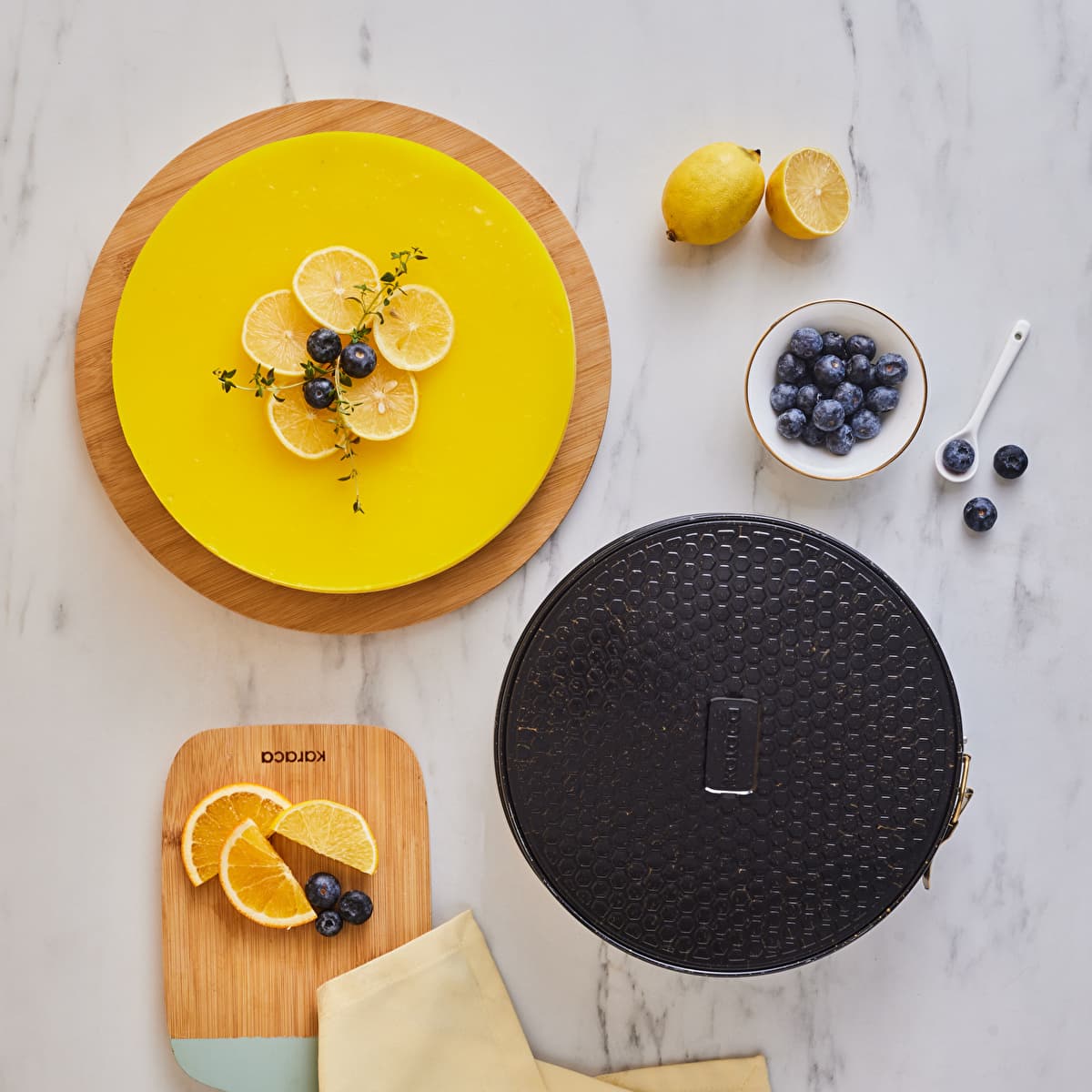 كاراجا بلاك جولد قالب كيك بقفل جانبي 26 سم