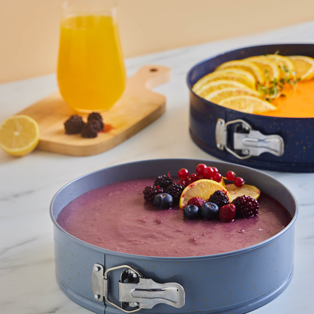 الأزرق الداكن image 4